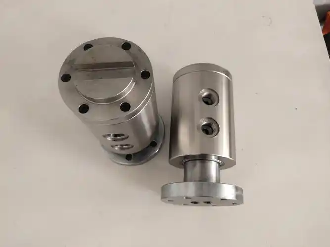 Junta rotativa de múltiplas passagens