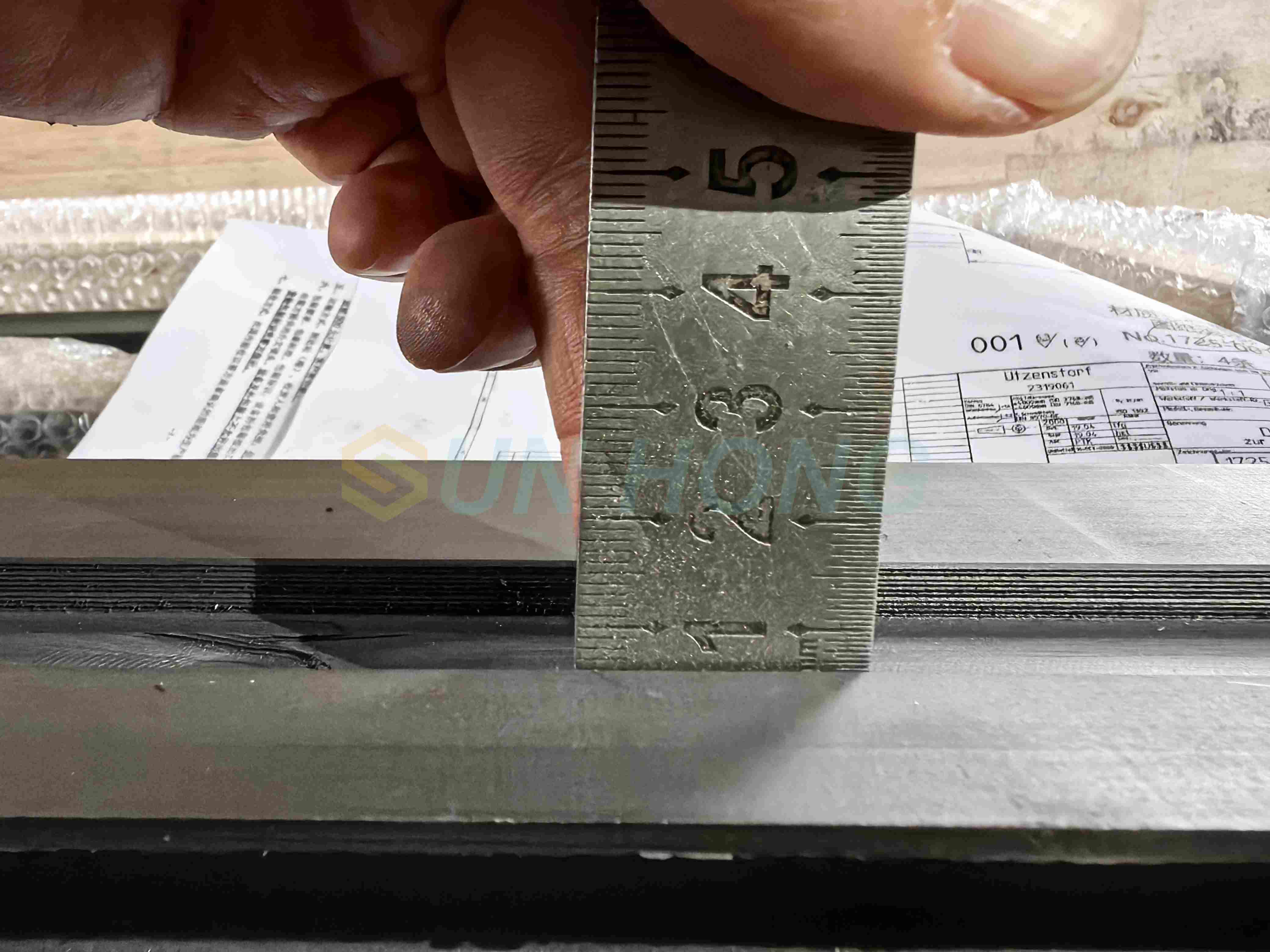 Rolo de sucção de máquina de papel UHMW Rubber Graphite Sealing Strip