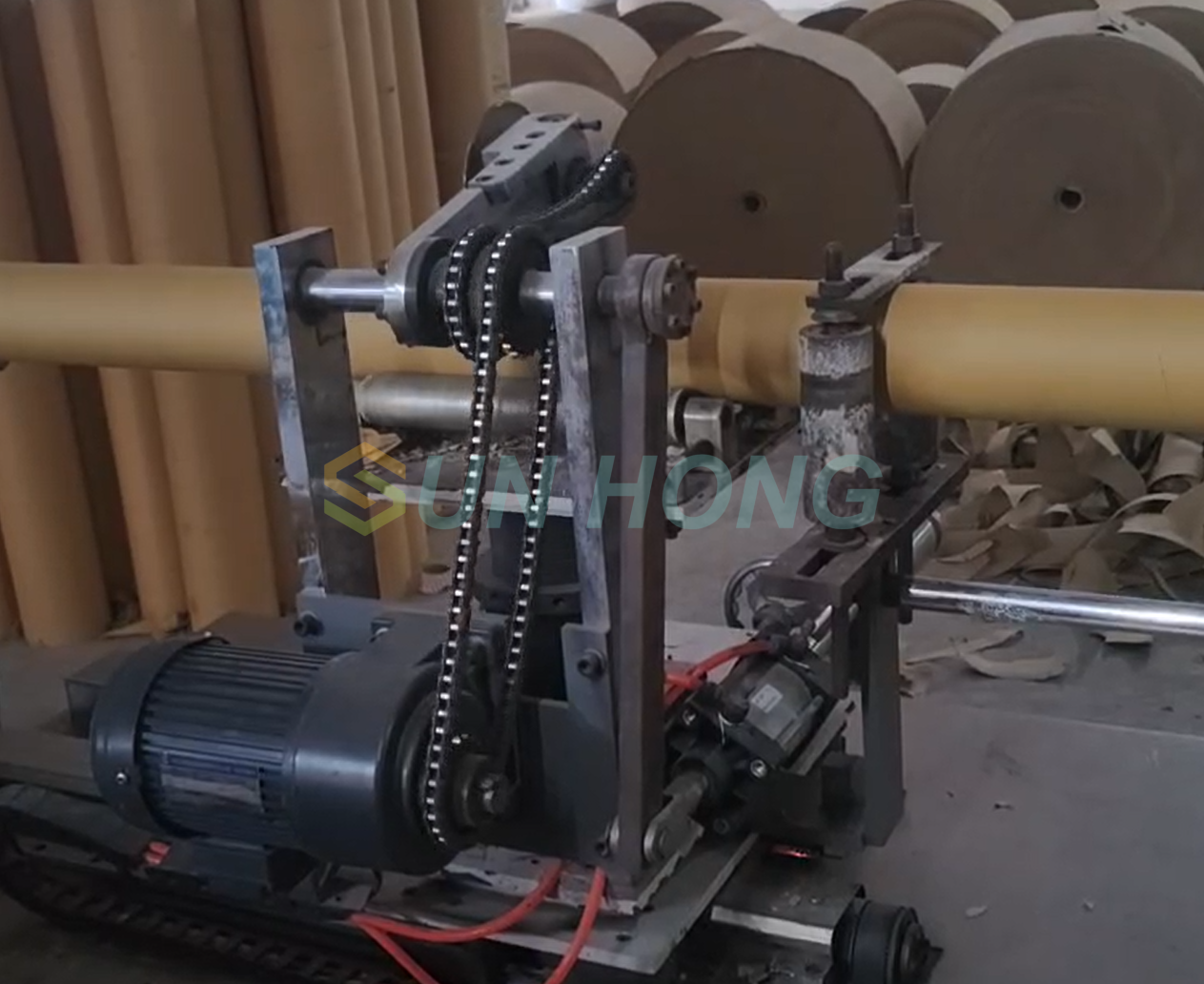 Máquina de tubo de papel CNC de quatro cabeças