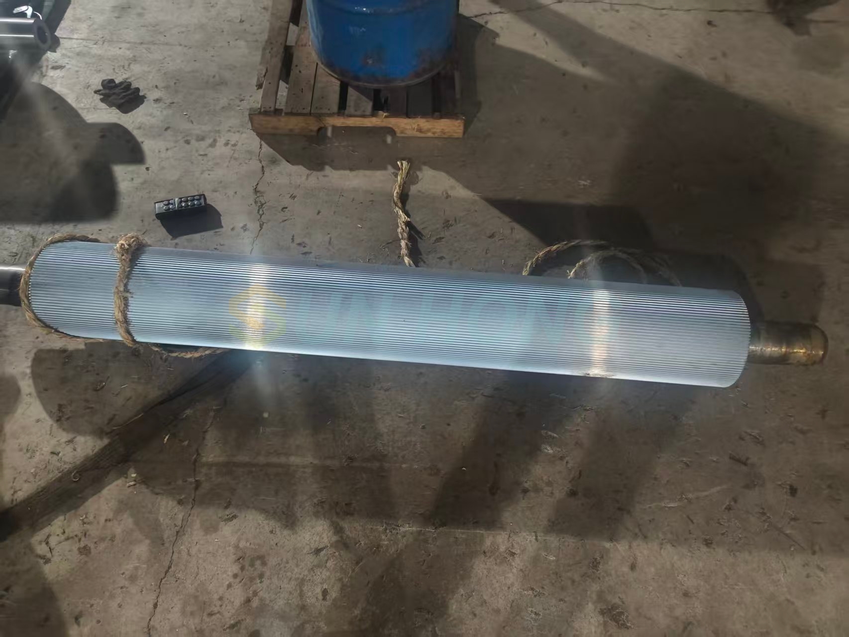 Rolo corrugado revestido de carboneto de tungstênio 